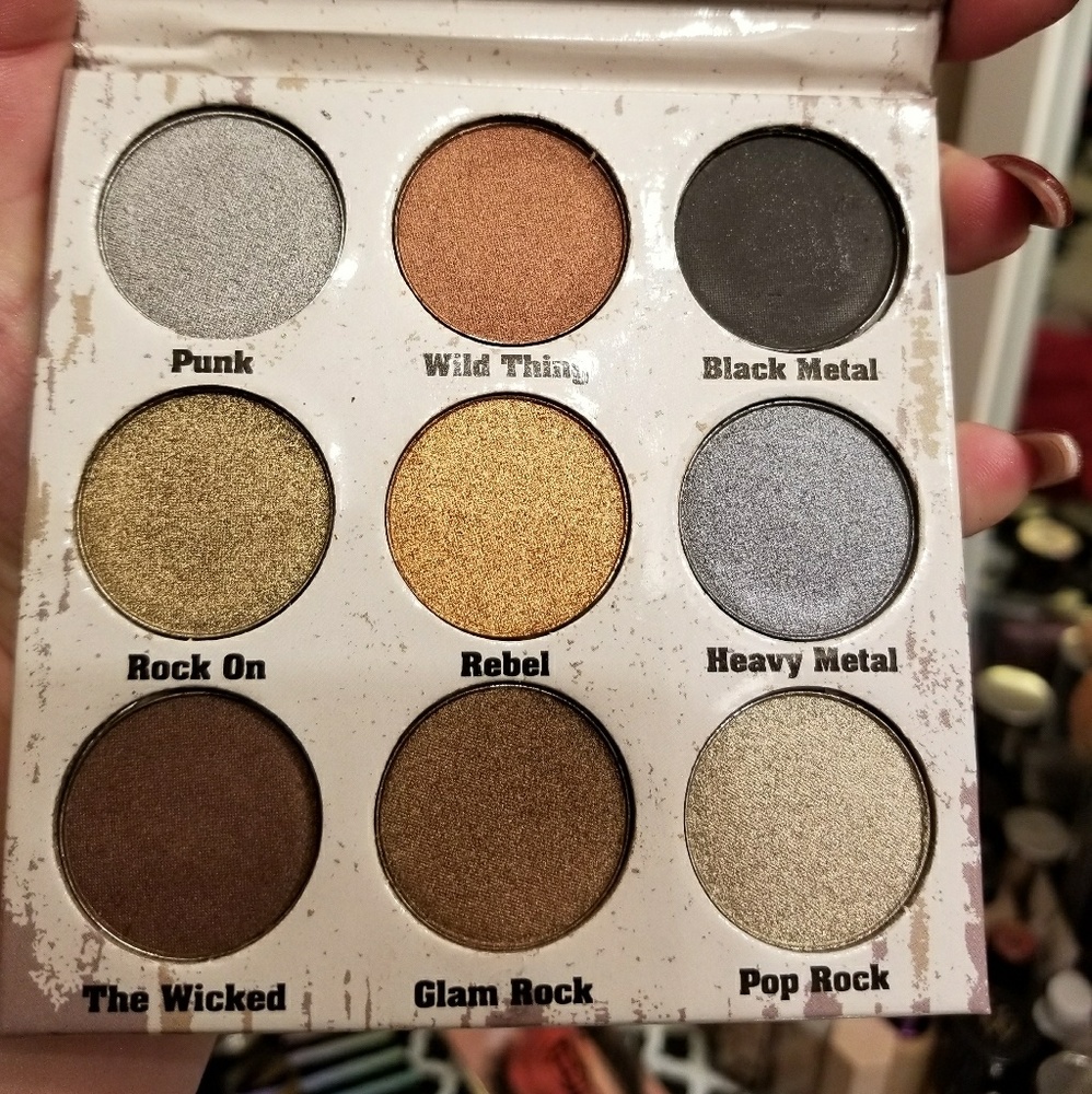 Crown Cosmetics Glam Metals palette